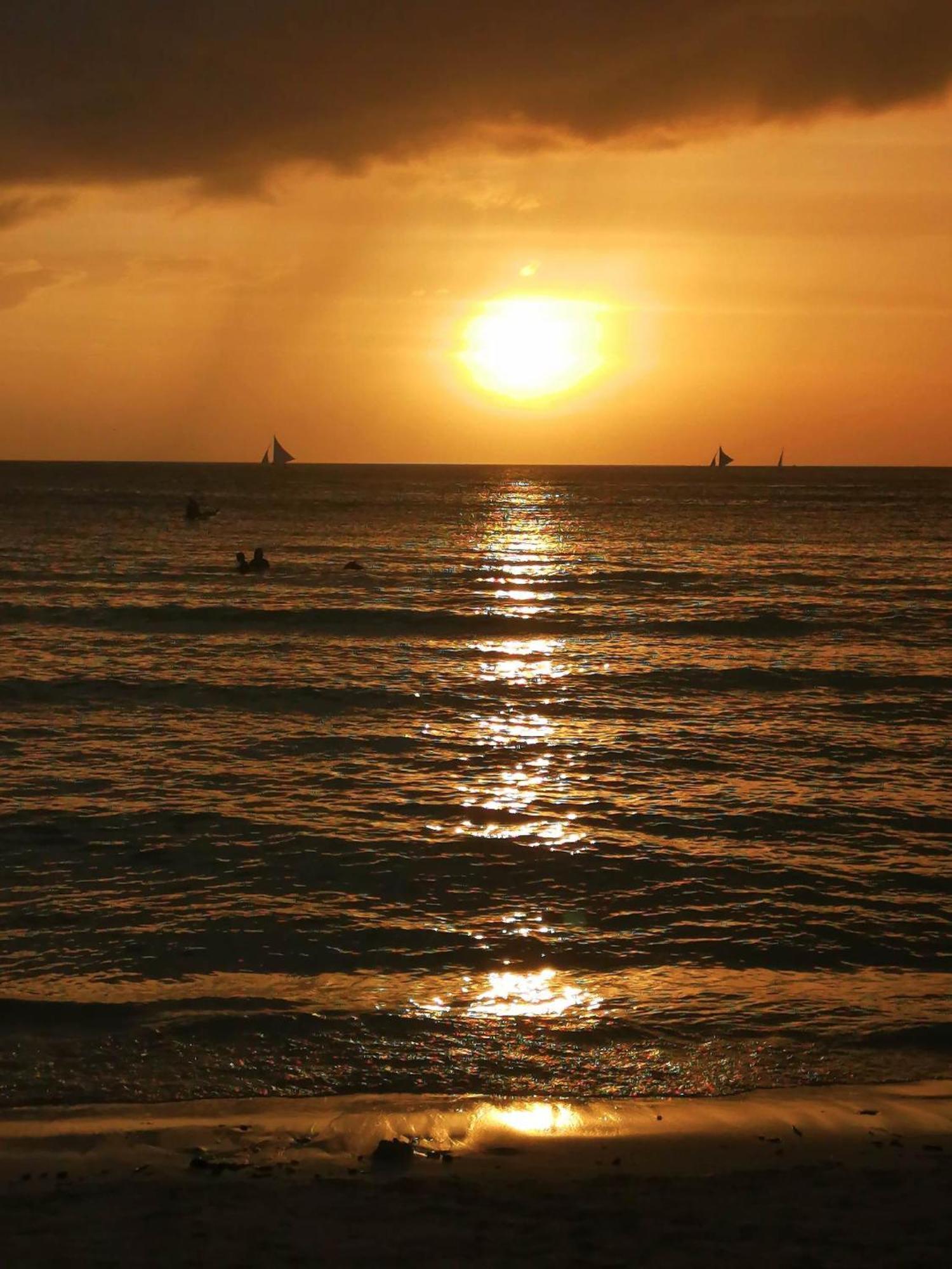 El Moro Beach Resort (Adults Only) Balabag  المظهر الخارجي الصورة